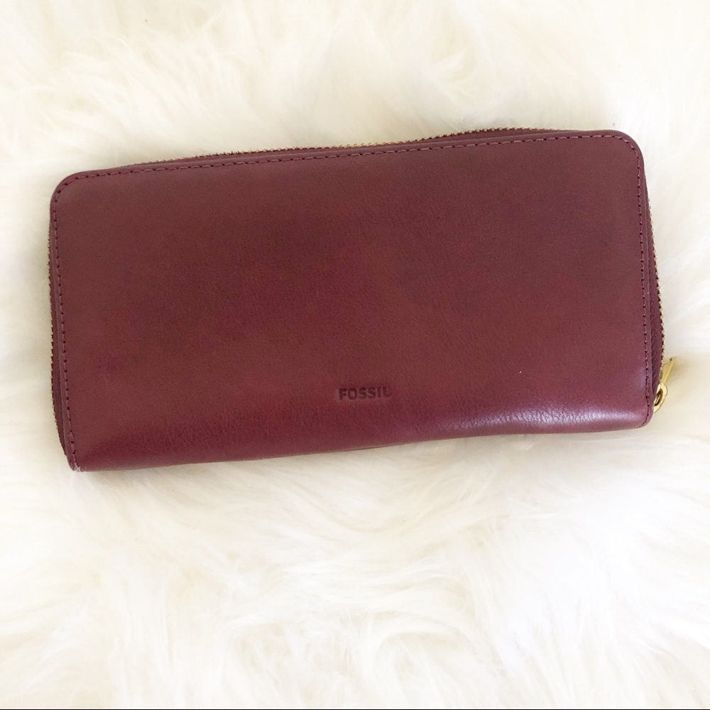 Fossil leather zip around Wallet